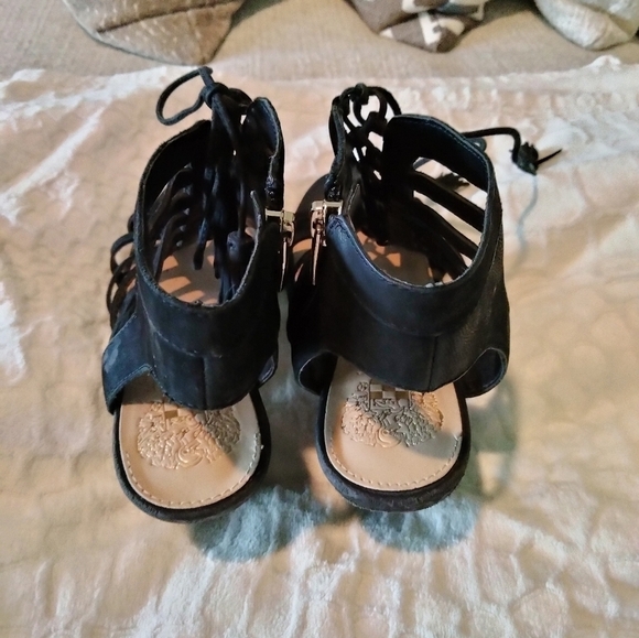 Vince Camuto Heels - Picture 3 of 6